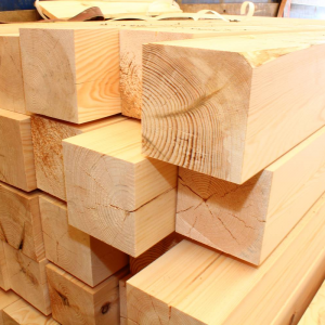 Строганный брус из лиственницы 200x200x6000 мм